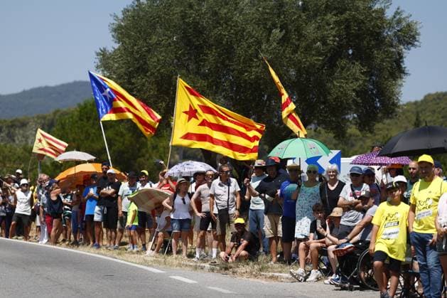 Cycling fans pictured during stage 3 of the 2026 Tour de France cycling race, a stage of 195,9km from Granollers, Spain, to Les Angles, France, Monday 06 July 2026. The 113th edition of the Tour de France starts on Saturday 4 July in Barcelona, Spain, and will finish in Paris, France on the 26th of July. POOLxLUCAxBETTINI  x180502862x