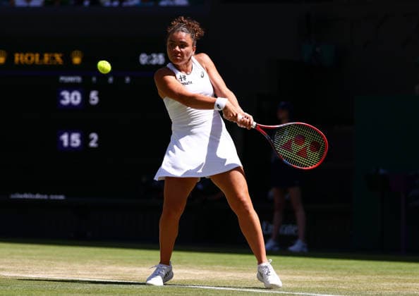 Wimbledon Championships 2026, Day 8, AELTC Wimbledon, London, UK - 06 07 2026 Jasmine Paolini (ITA) in action during her fourth round match against Alexandra Eala (PHI) in the 2026 Wimbledon Championships at the AELTC London London AELTC Wimbledon London GBR, UK NEWSPAPERS OUT Copyright: xMarkxGreenwoodx