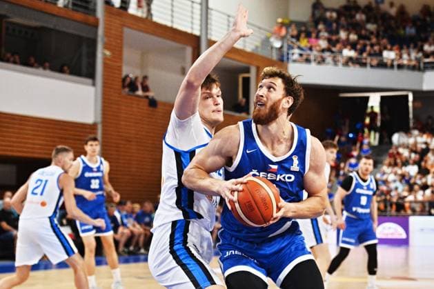 L-R Maik-Kalev Kotsar (Estonia) and James Karnik (Czechia) in action during men s Basketball World Cup 2027 group H qualifier: Czechia vs Estonia, in Brno, Czech Republic, on July 6, 2026. (CTKxPhoto PatrikxUhlir) CTKPhotoP2026070605947  CTKPhotoP2026070605947