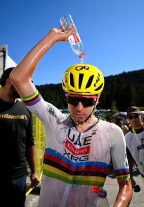 Tour de France 2026 Stage 3 LES ANGLES, FRANCE - JULY 06 : Pogacar Tadej (SLO) of UAE Team Emirates - XRG celebrates the victory after stage 3 of the 113rd edition of Tour de France an UCI World Tour 2.UWT cycling road race stage for Men Elite of 196 km with start in Granollers and finish in Les Angles on July 6, 2026 in Les Angles, France, 06 07 2026 Les Angles France  Copyright: xTomasxSiskx