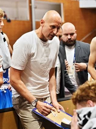 Coach Lubos Barton (Czechia) talks to his players during men s Basketball World Cup 2027 group H qualifier: Czechia vs Estonia, in Brno, Czech Republic, on July 6, 2026. (CTKxPhoto PatrikxUhlir) CTKPhotoP2026070606278  CTKPhotoP2026070606278