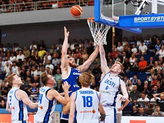 L-R (up) James Karnik (Czechia) and Matthias Tass (Estonia) in action during men s Basketball World Cup 2027 group H qualifier: Czechia vs Estonia, in Brno, Czech Republic, on July 6, 2026. (CTKxPhoto PatrikxUhlir) CTKPhotoP2026070606318  CTKPhotoP2026070606318