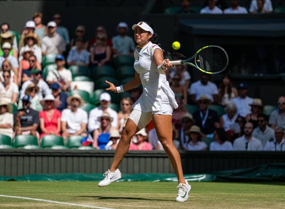 Tennis - Wimbledon Championship 2026 - Day 8 LONDON, ENGLAND - Monday, July 6, 2026: Alexandra Eala (PHL) during the Ladies Singles Fourth Round match on Day Eight of The Championships Wimbledon 2026 at the All England Lawn Tennis and Croquet Club. (Photo by Kirsten Holst Propaganda) LONDON All England Lawn Tennis and Croq GREATER LONDON ENGLAND  Copyright: xKirstenxHolstx 2026-07-06-029-Wimbledon_Day_8