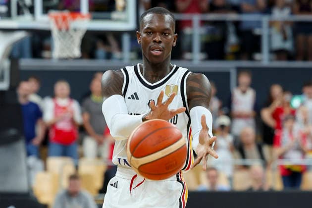 Dennis Schroeder (Germany) kontrolliert den Ball, FIBA World Cup European Qualifier, Germany v Cyprus, Brose Arena am 06. July 2026 in Bamberg, Deutschland. (Foto von Marco Steinbrenner DeFodi Images) Dennis Schroeder (Germany) controls the ball, FIBA World Cup European Qualifier, Germany v Cyprus, Brose Arena, July 6, 2026 in Bamberg, Germany. (Photo by Marco Steinbrenner DeFodi Images) - *** Dennis Schroeder of Germany controls the ball, FIBA World Cup European Qualifier, Germany vs. Cyprus, Brose Arena on July 6, 2026, in Bamberg, Germany. Photo by Marco Steinbrenner, DeFodi Images. Dennis Schroeder of Germany controls the ball, FIBA World Cup European Qualifier, Germany vs. Cyprus, Brose Arena, July 6, 2026, in Bamberg, Germany. Photo by Marco Steinbrenner, DeFodi Images