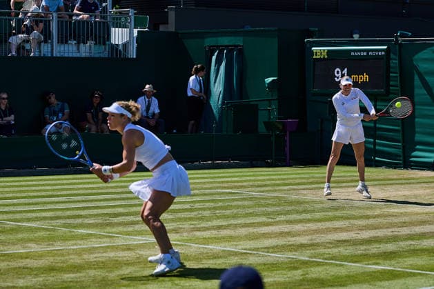 July 6, 2026, London, London, Great Britain: Laura Siegemund of Germany, Vera Zvonareva returns with backhand during The Championships Wimbledon , 6.7.2026 in London (All England Lawn Tennis and Croquet Club), Great Britain Tennis 2026: Grand Slam: The Championships Wimbledon: 8th Day: 3rd Round: JIANG XU 4:6 6:2 6:4 SIEGEMUND ZVONAREVA  - ZUMAs343 20260706_zsp_s343_072 Copyright: xMathiasxSchulzx