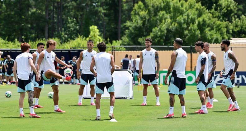 FIFA World Cup, WM, Weltmeisterschaft, Fussball 2026 - Argentina training session Argentina™s national soccer players attend a training session in Kennesaw, Georgia, USA, 06 July 2026. Argentina will face Egypt on 07 July in a FIFA World Cup 2026 round of 16 match. KENNESAW United States  Copyright: xRONALDxWITTEKx