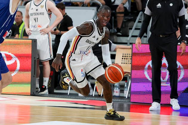 Dennis Schroeder (Germany) kontrolliert den Ball, FIBA World Cup European Qualifier, Germany v Cyprus, Brose Arena am 06. July 2026 in Bamberg, Deutschland. (Foto von Marco Steinbrenner DeFodi Images) Dennis Schroeder (Germany) controls the ball, FIBA World Cup European Qualifier, Germany v Cyprus, Brose Arena, July 6, 2026 in Bamberg, Germany. (Photo by Marco Steinbrenner DeFodi Images) - *** Dennis Schroeder of Germany controls the ball, FIBA World Cup European Qualifier, Germany vs. Cyprus, Brose Arena on July 6, 2026, in Bamberg, Germany. Photo by Marco Steinbrenner, DeFodi Images. Dennis Schroeder of Germany controls the ball, FIBA World Cup European Qualifier, Germany vs. Cyprus, Brose Arena, July 6, 2026, in Bamberg, Germany. Photo by Marco Steinbrenner, DeFodi Images