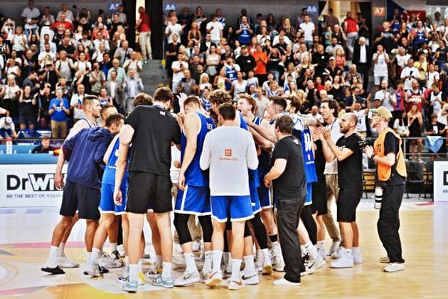Czech players celebrate victory after men s Basketball World Cup 2027 group H qualifier: Czechia vs Estonia, in Brno, Czech Republic, on July 6, 2026. (CTKxPhoto PatrikxUhlir) CTKPhotoP2026070606952  CTKPhotoP2026070606952