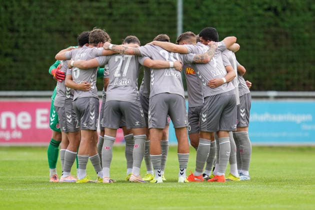 Fußball - Herren - Testspiel - Saison 2026 2027 - 06.07.2026 - FC Schwaig - SSV Jahn Regensburg Mannschaft Kreis Oberding NGL Arena Bayern Deutschland *** Men s Soccer Friendly Match, 2026–2027 Season, June 7, 2026, FC Schwaig vs. SSV Jahn Regensburg, Oberding District, NGL Arena, Bavaria, Germany