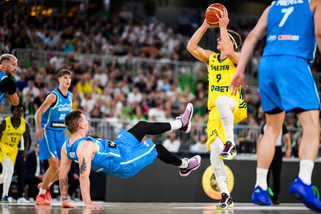 260706 Pelle Larsson of Sweden during the FIBA World Cup Qualifier game between Slovenia and Sweden on July 6, 2026 in Ljubljana. Photo: Martin Metelko BILDBYRAN kod 0032 basket basketball vm-kval kval fiba world cup qualifiers slovenien sverige slovenia sweden bbeng *** July 6, 2026: Pelle Larsson of Sweden during the FIBA World Cup Qualifier game between Slovenia and Sweden on July 6, 2026 in Ljubljana. Photo by Martin Metelko. BILDBYRAN code 0032 basketball FIBA World Cup qualifiers Slovenia Sweden bbeng  Copyright: MARTINxMETELKO BB260706ZB032