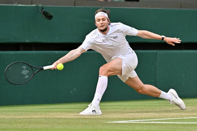 Wimbledon Tennis Championships 2026 - Day 8 LONDON, UNITED KINGDOM - JULY 6: Alexander Bublik of Kazakhstan plays in the men s singles round of 16 match against Taylor Fritz (not seen) of the United States during day 8 of The Wimbledon Tennis Championships at All England Lawn Tennis and Croquet Club on July 06, 2026 in London, United Kingdom. Ray Tang Anadolu London United Kingdom. Editorial use only. Please get in touch for any other usage.  Copyright: x2026xAnadoluxRayxTangx