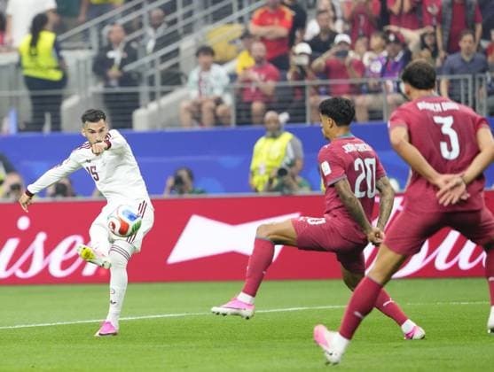 Portugal v Spain - FIFA World Cup, WM, Weltmeisterschaft, Fussball 2026 - Round of 16 TEXAS, USA - JULY 06: Alex Baena of Spain shoots during FIFA World Cup 2026 Round of 16 match between Portugal and Spain at Dallas Stadium in Arlington, Texas, United States on July 06, 2026. Jose Hernandez Anadolu Texas United States. Editorial use only. Please get in touch for any other usage.  Copyright: x2026xAnadoluxJosexHernandezx