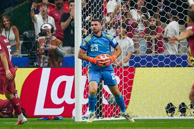 USA: Fussball FIFA World Cup, WM, Weltmeisterschaft, Fussball 2026, Achtelfinale - Spanien vs Portugal - AT&T Stadium (Dallas Stadium) in Arlington: Unai Simon (Spanien 23) *** USA Soccer 2026 FIFA World Cup, Round of 16: Spain vs. Portugal at AT&T Stadium in Arlington, Unai Simon, Spain 23 Copyright: xJOERANxSTEINSIEKx