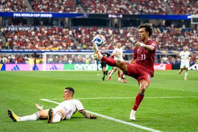 DALLAS - (lr) Pedro Porro of Spain and Joao Felix of Portugal during the 2026 World Cup match between Portugal and Spain at Dallas Stadium on July 6, 2026, in Dallas, United States. (Photo by Stefan Koops EYE4IMAGES DeFodi Images) - *** DALLAS — Pedro Porro of Spain and João Félix of Portugal during the 2026 World Cup match between Portugal and Spain at Dallas Stadium on July 6, 2026, in Dallas, United States. Photo by Stefan Koops, EYE4IMAGES, DeFodi Images