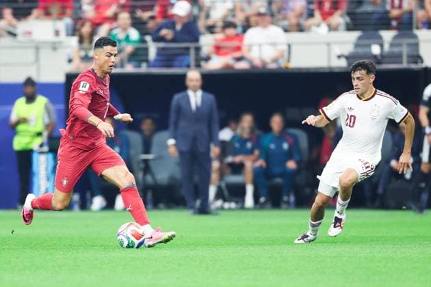 RECORD DATE NOT STATED FIFA World Cup, WM, Weltmeisterschaft, Fussball 2026 - Round of 16 - Portugal v Spain Cristiano Ronaldo player of Portugal and Pedri player of Spain during the Round of 16 match between Portugal and Spain at the FIFA World Cup, at Dallas Stadium, in Texas, United States, on Monday, July 06, 2026.(Foto: William Volcov Brazil Photo Press IMAGO) Sports Arlington TX United States Copyright: xWILLIAMxVOLCOVx