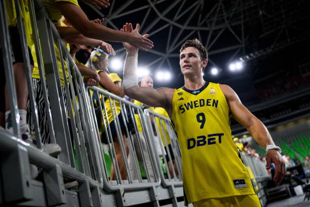 260706 Pelle Larsson of Sweden after the FIBA World Cup Qualifier game between Slovenia and Sweden on July 6, 2026 in Ljubljana. Photo: Martin Metelko BILDBYRAN kod 0032 basket basketball vm-kval kval fiba world cup qualifiers slovenien sverige slovenia sweden bbeng *** July 6, 2026: Pelle Larsson of Sweden after the FIBA World Cup Qualifier game between Slovenia and Sweden on July 6, 2026 in Ljubljana. Photo by Martin Metelko. BILDBYRAN code 0032 basketball FIBA World Cup qualifiers Slovenia Sweden bbeng  Copyright: MARTINxMETELKO BB260706ZU047