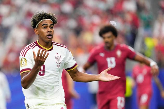 July 6, 2026, Arlington, Texas, United States: Lamine Yamal of Spain reacts during the FIFA World Cup, WM, Weltmeisterschaft, Fussball 2026 Round Of 16 match between Portugal and Spain at Dallas Stadium on July 6, 2026 in Arlington, United States. Portugal V Spain: Round Of 16 - FIFA World Cup 2026  - ZUMAa181 20260706_zaa_a181_051 Copyright: xJosexBretonx