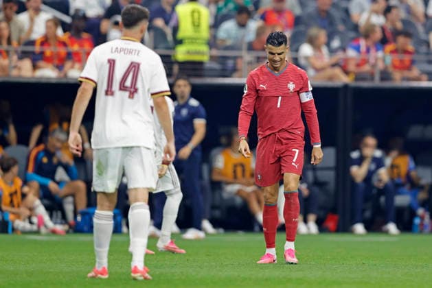 July 6, 2026, Arlington, Texas, United States: Cristiano Ronaldo of Portugal looks on during the match between Portugal and Spain for the round of 16 the FIFA World Cup, WM, Weltmeisterschaft, Fussball 2026, at Dallas Stadium (AT&T Stadium), in Arlington, Dallas, United States on July 06, 2026. Photo: DiaEsportivo Arlington United States - ZUMAh208 20260706_zsp_h208_031 Copyright: xHeulerxAndreyx
