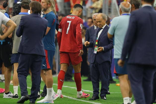 FIFA World Cup, WM, Weltmeisterschaft, Fussball 2026 - Round of 16 - Portugal vs Spain Cristiano Ronaldo of Portugal leaves the pitch after their defeat in the FIFA World Cup 2026 Round of 16 match Portugal against Spain, in Dallas, USA, 06 July 2026. DALLAS United States  Copyright: xCHRISTOPHERxNEUNDORFx