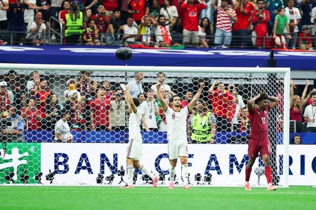 RECORD DATE NOT STATED FIFA World Cup, WM, Weltmeisterschaft, Fussball 2026 - Round of 16 - Portugal v Spain Spain players celebrate a 1-0 victory over Portugal after the Round of 16 match between Portugal and Spain at the FIFA World Cup, at Dallas Stadium, in Texas, United States, on Monday, July 06, 2026.(Foto: William Volcov Brazil Photo Press IMAGO) Sports Arlington TX United States Copyright: xWILLIAMxVOLCOVx