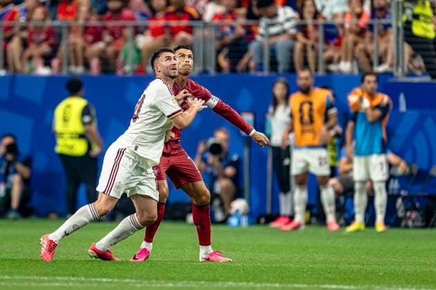 DALLAS - (lr) Aymeric Laporte of Spain and Cristiano Ronaldo of Portugal during the 2026 World Cup match between Portugal and Spain at Dallas Stadium on July 6, 2026, in Dallas, United States. (Photo by Stefan Koops EYE4IMAGES DeFodi Images) - *** DALLAS — Aymeric Laporte of Spain and Cristiano Ronaldo of Portugal during the 2026 World Cup match between Portugal and Spain at Dallas Stadium on July 6, 2026, in Dallas, United States. Photo by Stefan Koops, EYE4IMAGES, DeFodi Images