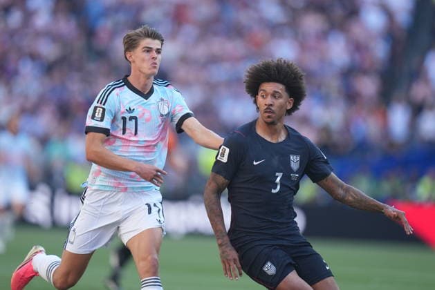 USA v Belgium - FIFA World Cup, WM, Weltmeisterschaft, Fussball 2026 - Round of 16 SEATTLE, USA - JULY 6: Charles De Ketelaere (17) of Belgium in action against Chris Richards (3) of USA during the 2026 FIFA World Cup Round of 16 match between USA and Belgium at Lumen Field (Seattle Stadium) in Seattle, Washington, United States on July 6, 2026. Ercin Erturk Anadolu Washington United States. Editorial use only. Please get in touch for any other usage.  Copyright: x2026xAnadoluxErcinxErturkx