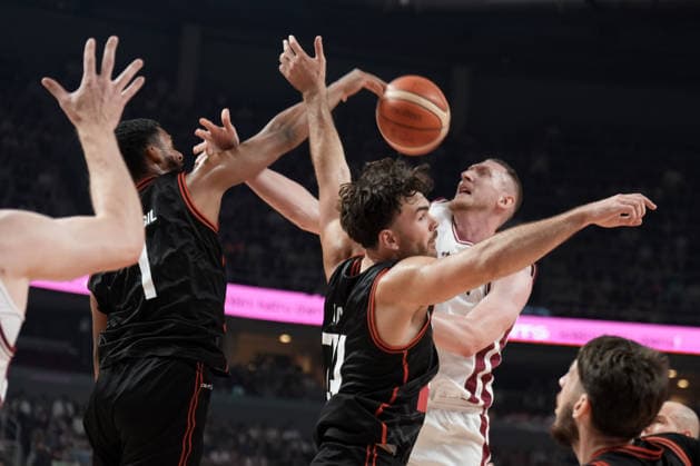 Basketball Latvia-Austria, Riga, Latvia, 06.07.2026, basket, basketball Rolands Smits of Latvia and Starlin Inoa of Austria in action during FIBA World Cup 2027 European qualifiers group F game between Latvia™s and Austria™s national basketball teams. Riga, Latvia, 06.07.2026. Photo: Roman Koksarov (RKF) Riga Latvia Copyright: xRomanxKoksarovx baskLAT-AUT20260706rk626.JPG