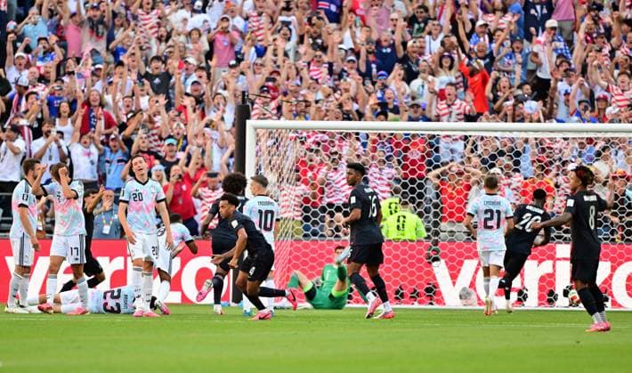 Belgium s goalkeeper Thibaut Courtois pictured as US Malik Tillman scores a goal during a soccer game between the USA and Belgian national team, Nationalteam Red Devils, on Monday 06 July 2026, at the Seattle Field, in Seattle, a 1 8 finals game in the FIFA World Cup, WM, Weltmeisterschaft, Fussball 2026. DIRKxWAEM  x180553356x