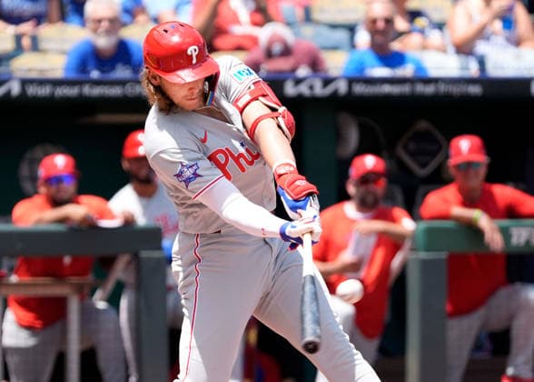 July 06, 2026: Philadelphia Phillies third baseman Alec Bohm (28) hits an RBI double against the Royals at Kauffman Stadium Kansas City, Missouri. CSM. Kansas City United States - ZUMAc04_ 20260706_zma_c04_035 Copyright: xJonxRobichaudx
