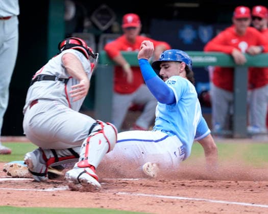 July 06, 2026: Kansas City Royals right fielder Jac Caglianone (14) beats the tag to score in the 1st inning against the Phillies at Kauffman Stadium Kansas City, Missouri. CSM. MLB, Baseball Herren, USA 2026; Phillies Vs Royals July 6th  - ZUMAc04_ 20260706_zma_c04_036 Copyright: xJonxRobichaudx