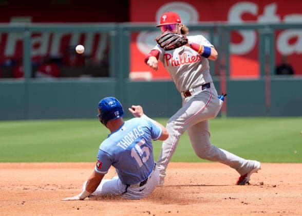 July 06, 2026: Philadelphia Phillies second baseman Bryson Stott (5) tries to complete the double play against the Royals at Kauffman Stadium Kansas City, Missouri. CSM. MLB, Baseball Herren, USA 2026; Phillies Vs Royals July 6th  - ZUMAc04_ 20260706_zma_c04_038 Copyright: xJonxRobichaudx