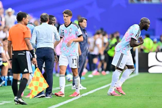USA vs Belgium - FIFA World Cup, WM, Weltmeisterschaft, Fussball 2026 SEATTLE, UNITED STATES OF AMERICA - JULY 06 : De Ketelaere Charles midfielder of Belgium leaving the field for Lukaku Romelu forward of Belgium pictured during the FIFA World Cup 2026 round of 16 match between the United States of America and Belgium at the Lumen Field stadium on July 6, 2026 in Seattle, United States of America, 06 07 2026 Seattle United States of America  Copyright: xJanxDexMeuleneirx