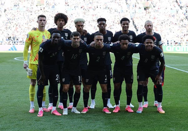 (260707) -- SEATTLE, July 7, 2026 -- Starting players of the United States pose for a group photo before the round of 16 match between the United States and Belgium at the 2026 FIFA World Cup, WM, Weltmeisterschaft, Fussball at Seattle Stadium in Seattle, the United States, July 6, 2026. ) (SP)U.S.-SEATTLE-FOOTBALL-FIFA WORLD CUP-ROUND OF 16-USA VS BEL CaoxCan 