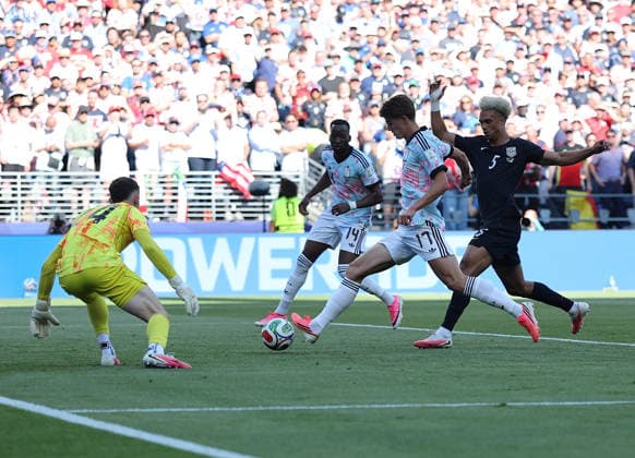 (260707) -- SEATTLE, July 7, 2026 -- Charles De Ketelaere (2nd R) of Belgium scores during the round of 16 match between the United States and Belgium at the 2026 FIFA World Cup, WM, Weltmeisterschaft, Fussball at Seattle Stadium in Seattle, the United States, July 6, 2026. ) (SP)U.S.-SEATTLE-FOOTBALL-FIFA WORLD CUP-ROUND OF 16-USA VS BEL CaoxCan 