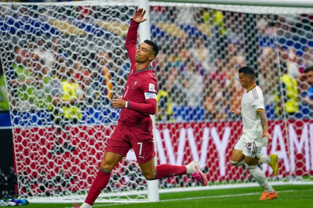 USA: Fussball FIFA World Cup, WM, Weltmeisterschaft, Fussball 2026, Achtelfinale - Spanien vs Portugal - AT&T Stadium (Dallas Stadium) in Arlington: Cristiano Ronaldo (Portugal 7) *** USA Soccer 2026 FIFA World Cup, Round of 16: Spain vs. Portugal at AT&T Stadium in Dallas, Arlington; Cristiano Ronaldo, Portugal 7 Copyright: xJOERANxSTEINSIEKx