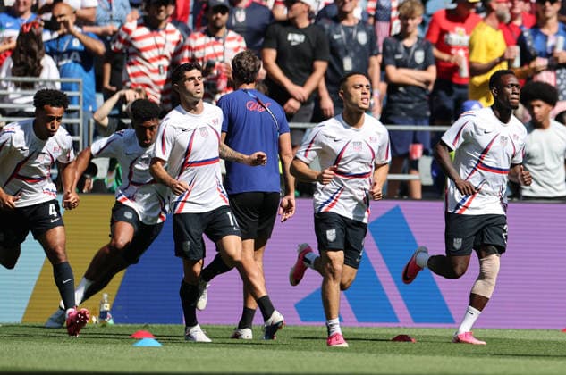 (260707) -- SEATTLE, July 7, 2026 -- Players of the United States warm up before the round of 16 match between the United States and Belgium at the 2026 FIFA World Cup, WM, Weltmeisterschaft, Fussball at Seattle Stadium in Seattle, the United States, July 6, 2026. ) (SP)U.S.-SEATTLE-FOOTBALL-FIFA WORLD CUP-ROUND OF 16-USA VS BEL CaoxCan 