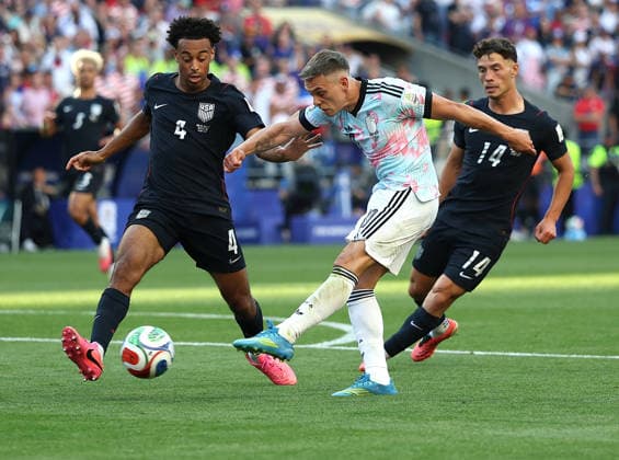(260707) -- SEATTLE, July 7, 2026 -- Leandro Trossard (C) of Belgium makes a shot during the round of 16 match between the United States and Belgium at the 2026 FIFA World Cup, WM, Weltmeisterschaft, Fussball at Seattle Stadium in Seattle, the United States, July 6, 2026. ) (SP)U.S.-SEATTLE-FOOTBALL-FIFA WORLD CUP-ROUND OF 16-USA VS BEL MaoxSiqian 