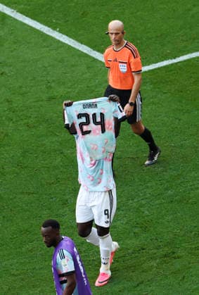 (260707) -- SEATTLE, July 7, 2026 -- Romelu Lukaku (C) of Belgium celebrates by waving a jersey of his teammate Amadou Onana during the round of 16 match between the United States and Belgium at the 2026 FIFA World Cup, WM, Weltmeisterschaft, Fussball at Seattle Stadium in Seattle, the United States, July 6, 2026. Xu Chang) (SP)U.S.-SEATTLE-FOOTBALL-FIFA WORLD CUP-ROUND OF 16-USA VS BEL BaixXuefei 