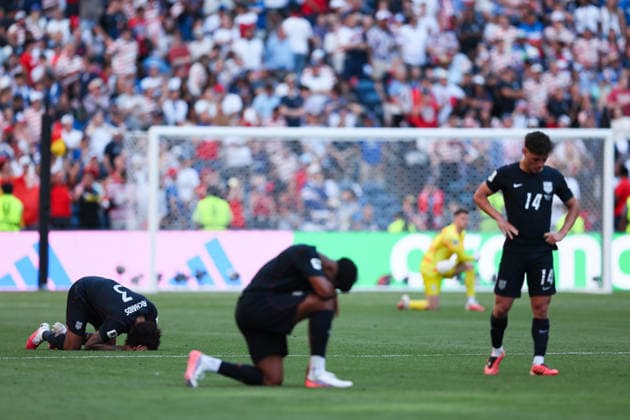 SEATTLE, WA - JULY 06: Players from the United States react after the FIFA World Cup, WM, Weltmeisterschaft, Fussball 2026 Round of 16 match between the USA and Belgium on July 6, 2026 at Seattle Stadium in Seattle, Washington. (Photo by Henry Rodenburg Icon Sportswire) SOCCER: JUL 06 FIFA World Cup 26 Round of 16 - USA vs Belgium EDITORIAL USE ONLY Icon260706030