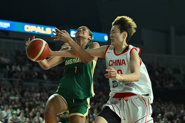 BASKETBALL WOMEN AUSTRALIA CHINA, Sitaya Fagan of Australia (left) and Yu Sun of China in action during the women™s international basketball match between the Australian Opals and China at John Cain Arena in Melbourne, Tuesday, July 7, 2026. ( NO ARCHIVING, EDITORIAL USE ONLY MELBOURNE VICTORIA AUSTRALIA  Copyright: xJAMESxROSSx 20260707139252974069