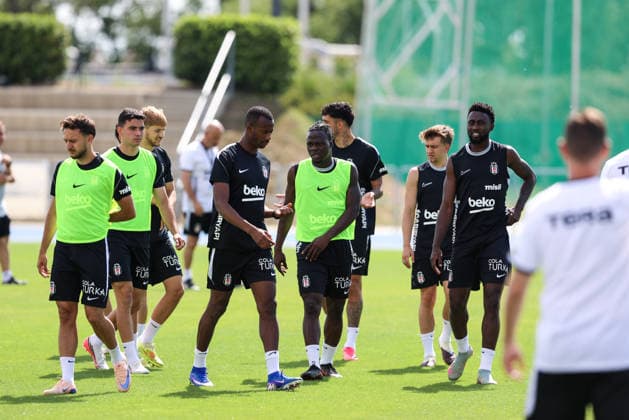 Besiktas pre-season camp in Slovakia SAMORIN, SLOVAKIA - JULY 07: Football players of Besiktas are seen during a pre-season training session under the management of head coach Vincenzo Italiano at the Slovakia Olympic Training Center in Samorin, Slovakia on July 07, 2026. Muhammed Ali Yigit Anadolu Samorin Slovakia. Editorial use only. Please get in touch for any other usage.  Copyright: x2026xAnadoluxMuhammedxAlixYigitx