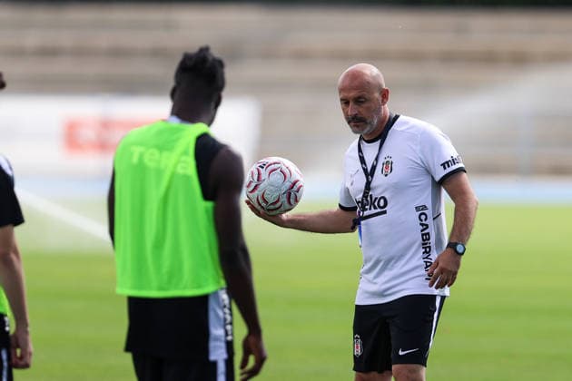 Besiktas pre-season camp in Slovakia SAMORIN, SLOVAKIA - JULY 07: Football players of Besiktas are seen during a pre-season training session under the management of head coach Vincenzo Italiano at the Slovakia Olympic Training Center in Samorin, Slovakia on July 07, 2026. Muhammed Ali Yigit Anadolu Samorin Slovakia. Editorial use only. Please get in touch for any other usage.  Copyright: x2026xAnadoluxMuhammedxAlixYigitx