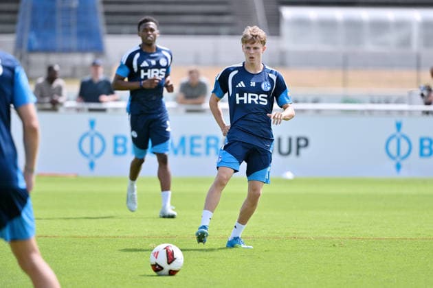 Luca Vozar (FC Schalke 04) 07.07.2026, Fussball 1. Bundesliga, Saison 2026 2027, Training FC Schalke 04 Gelsenkirchen Trainingsgelände Nordrhein Westfalen Deutschland *** Luca Vozar, FC Schalke 04, July 7, 2026, Soccer, Bundesliga 1, 2026–2027 Season, FC Schalke 04 Training, Gelsenkirchen, Training Facility, North Rhine-Westphalia, Germany Team2