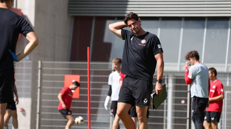07.07.2026, xrekx, Fussball 2.Bundesliga, 1.FC Kaiserslautern - Training v.l. Nils Vogt Athletiktrainer (1.FC Kaiserslautern) (DFL DFB REGULATIONS PROHIBIT ANY USE OF PHOTOGRAPHS as IMAGE SEQUENCES and or QUASI-VIDEO) Kaiserslautern *** July 7, 2026, xrekx, Soccer 2. Bundesliga, 1 FC Kaiserslautern Training with Nils Vogt, Athletic Trainer, 1 FC Kaiserslautern. DFL and DFB regulations prohibit any use of photographs as image sequences and or quasi-video. Kaiserslautern