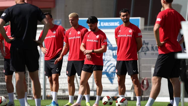 07.07.2026, xrekx, Fussball 2.Bundesliga, 1.FC Kaiserslautern - Training v.l. Erik Wekesser (1.FC Kaiserslautern) Semih Sahin (1.FC Kaiserslautern) Mahir Emreli (1.FC Kaiserslautern) (DFL DFB REGULATIONS PROHIBIT ANY USE OF PHOTOGRAPHS as IMAGE SEQUENCES and or QUASI-VIDEO) Kaiserslautern *** July 7, 2026, xrekx, Soccer 2. Bundesliga, 1 FC Kaiserslautern Training: Erik Wekesser, 1 FC Kaiserslautern Semih Sahin, 1 FC Kaiserslautern Mahir Emreli, 1 FC Kaiserslautern DFL DFB REGULATIONS PROHIBIT ANY USE OF PHOTOGRAPHS AS IMAGE SEQUENCES AND OR QUASI-VVIDEO Kaiserslautern