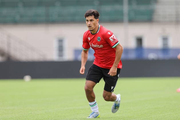 07.07.2026, xtgx, Fussball Testspiel, Hannover 96 - 1. FC Phönix Lübeck emspor, v.l. Yunus Ünal (Hannover, 24) (DFL DFB REGULATIONS PROHIBIT ANY USE OF PHOTOGRAPHS as IMAGE SEQUENCES and or QUASI-VIDEO) Hannover *** July 7, 2026, xtgx, soccer exhibition match, Hannover 96 vs. 1. FC Phönix Lübeck emspor, from left: Yunus Ünal (Hannover), 24 DFL DFB REGULATIONS PROHIBIT ANY USE OF PHOTOGRAPHS as IMAGE SEQUENCES and or QUASI-VIDEO Hannover