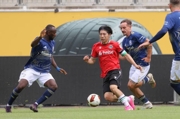 07.07.2026, xtgx, Fussball Testspiel, Hannover 96 - 1. FC Phönix Lübeck emspor, v.l. Daisuke Yokota (Hannover, 18) (DFL DFB REGULATIONS PROHIBIT ANY USE OF PHOTOGRAPHS as IMAGE SEQUENCES and or QUASI-VIDEO) Hannover *** July 7, 2026, xtgx, soccer exhibition match, Hannover 96 vs. 1. FC Phönix Lübeck emspor, from left: Daisuke Yokota (Hannover), 18. DFL and DFB regulations prohibit any use of photographs as image sequences and or quasi-video (Hannover)