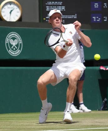 Tennis - 2026 Wimbledon Championships - Day Eight (Week Two) - All England Lawn Tennis & Croquet Club, London - Tuesday 7th July 2026 Court 1 : Mens Singles : Yannik Sinner (ITA) v Jan Lennard Struff (GER) Yannik Sinner (ITA) COLORSPORT ANDREW COWIE 