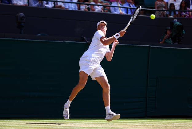Jannik Sinner during his quarter-final match Wimbledon Tennis Championships, Day 9, The All England Lawn Tennis and Croquet Club, London, UK - 07 Jul 2026London The All England Lawn Tennis and United Kingdom  Copyright: xJamesxMarsh Shutterstockx 16978027av