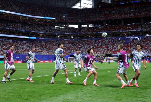 FIFA World Cup, WM, Weltmeisterschaft, Fussball 2026 - Round of 16 - Argentina vs Egypt Lionel Messi of Argentina (C) and teammates during warm up ahead of the FIFA World Cup 2026 Round of 16 match Argentina against Egypt, in Atlanta, USA, 07 July 2026. ATLANTA United States  Copyright: xCRISTOBALxHERRERA-ULASHKEVICHx